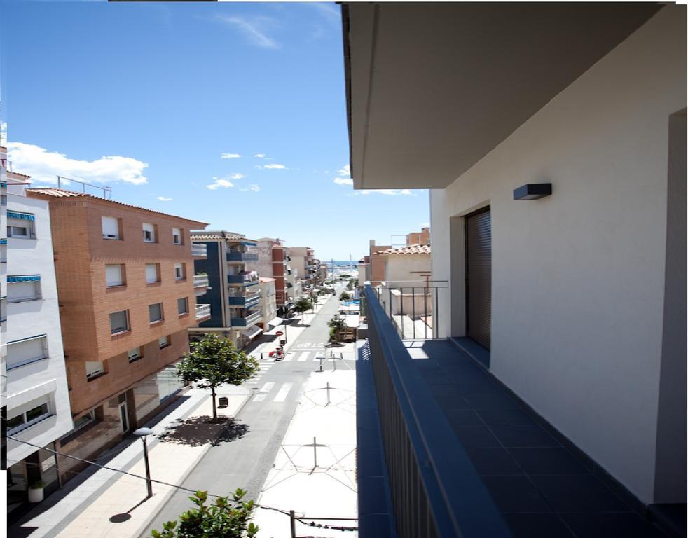 Apartamentos Ocea Кембрилс Екстериор снимка